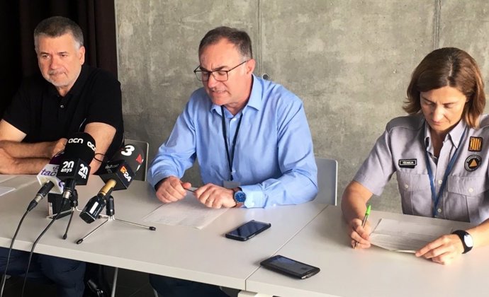 El alcalde de Tarragona, Pau Ricom; el director de los servicios territoriales de Interior en Tarragona, Joan Carles de la Monja, y la jefa de servicio de Protección Civil, Eli Llombart.