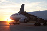 El tráfico de carga mundial  cae un 3,4% en mayo por la guerra comercial; el de viajeros sigue en alza