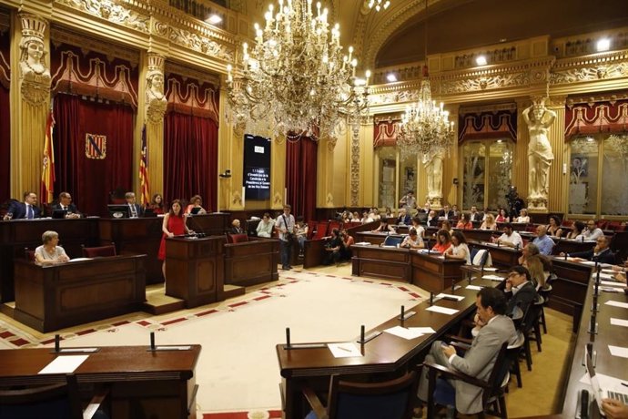 Sala de plenos del Parlament