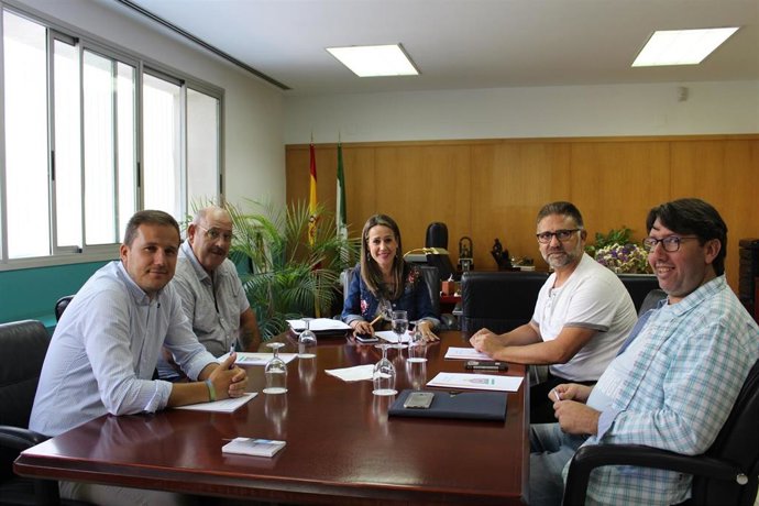 La delegada de la Junta, Bella Verano, se reúne con la Mesa Provincial de Protección Civil