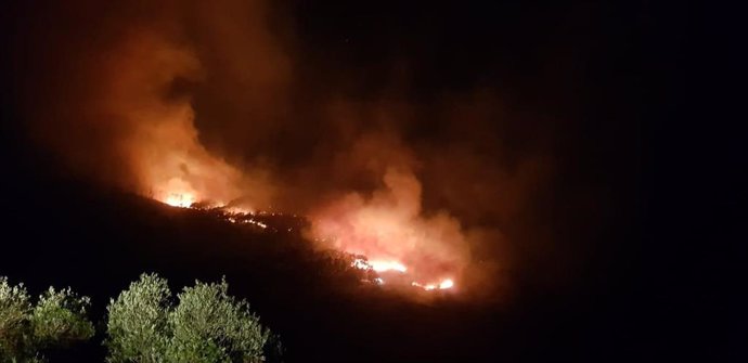 Incendio forestal declarado de madrugada en Ceuta