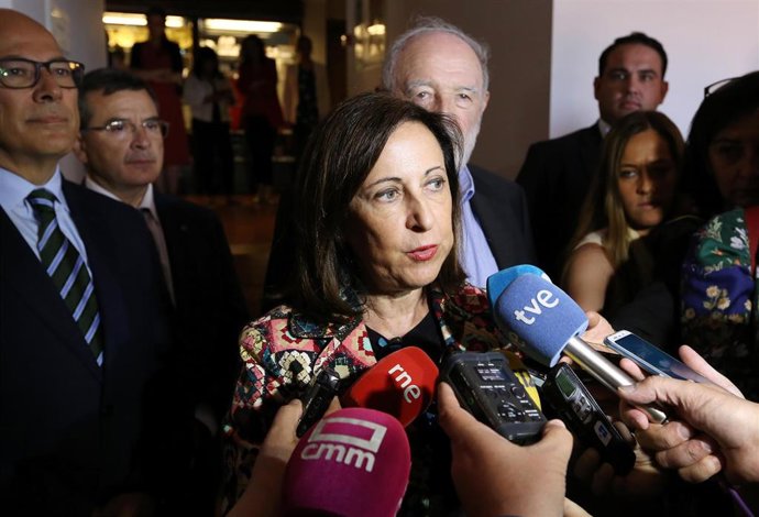 La ministra de Defensa en funciones, Margarita Robles, ofrece declaraciones a los medios de comunicación tras la clausura del XXXI Seminario Internacional de Seguridad y Defensa en el Parador de Toledo.