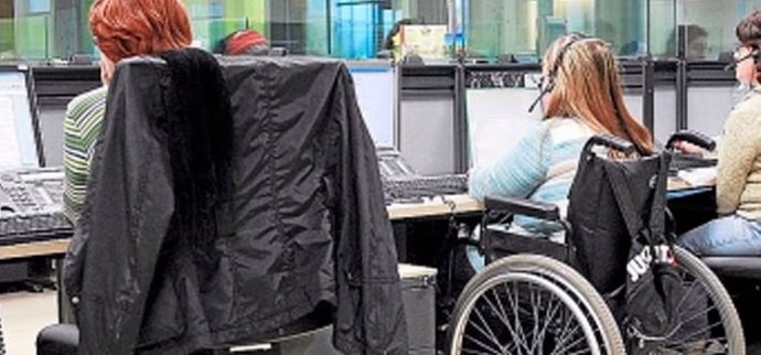 Imagen de trabajadoras con discapacidad.