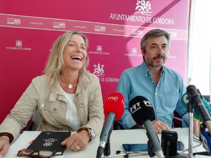 Isabel Albás y Miguel Ángel Torrico en la rueda de prensa