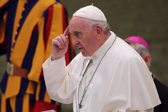 DDHH.- El Papa apela a la responsabilidad de ayudar a los migrantes, a los que d