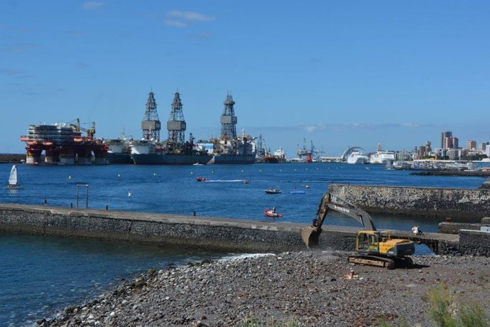 Obras en la playa de Valleseco