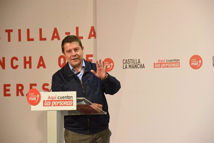 El secretario general del PSOE de C-LM, Emiliano García-Page, en un acto electoral en El Casar