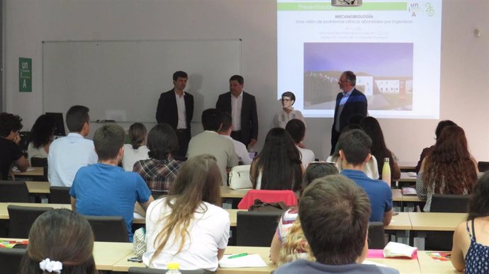 Primera sesión del curso sobre mecanobiología en la Universidad Internacional de Andalucía (UNIA)