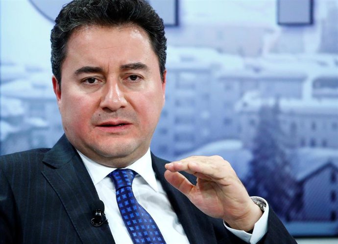 El ex vice primer ministro de Turquía Alí Babacan, quien fue también ministro de Economía y Exteriores