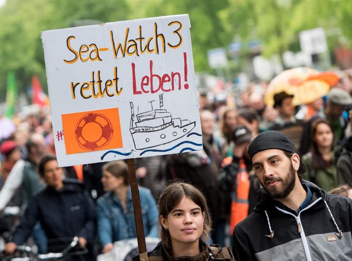 Manifestación en Hamburgo a favor de la capitana del 'Sea Watch',  Carola Rackete.