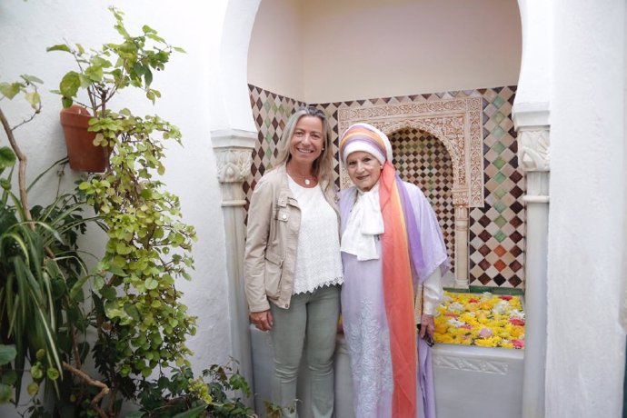 Isabel Albás y Salma Al Taji Al Farouk en la Casa Andalusí y Museo de la Alquimia