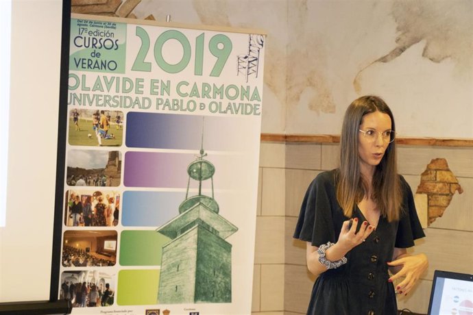 La dietista-nutricionista María González participa en los cursos de verano de la Universidad Pablo de Olavide (UPO)