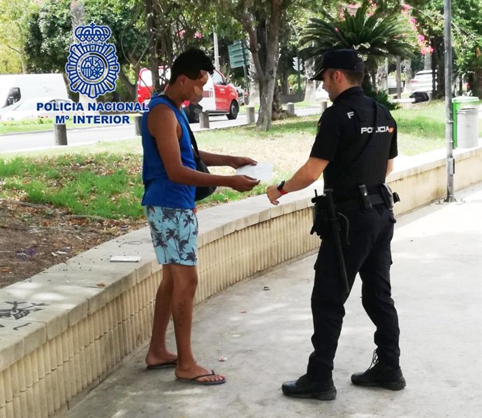 Fwd: Se Difunde En 10 Minutos Np Con Audio: "Detenido Por Robar Con Violencia E Intimidación, Esgrimiendo Un Arma Blanca, En Las Inmediaciones De La Plaza De Verónicas"