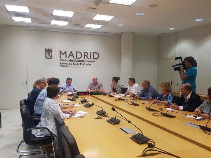 El portavoz del PSOE en el Ayuntamiento de Madrid, Pepu Hernández, se reúne con CCOO y UGT.
