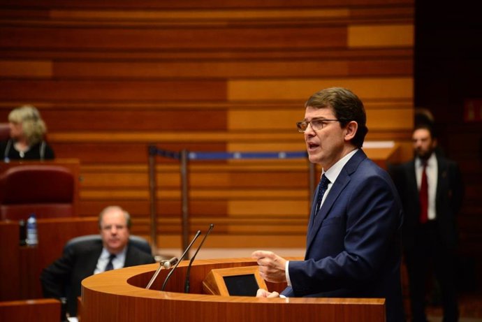 Mañueco durante su discurso en el Pleno de Investidura.