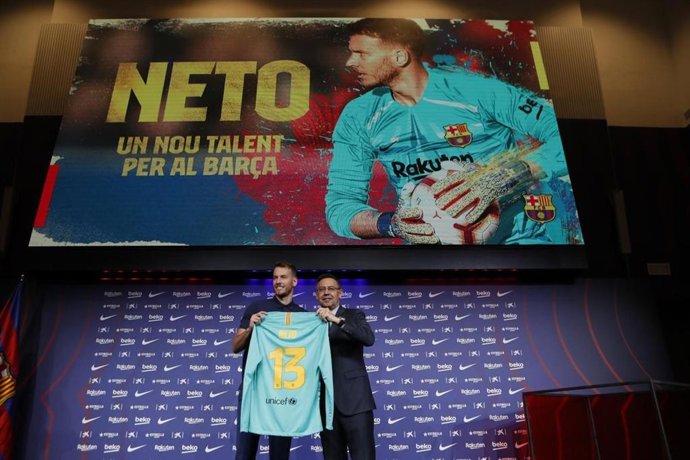 Presentación del portero del FC Barcelona Neto