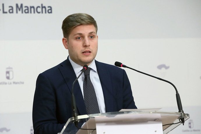 El consejero de Fomento, Nacho Hernando, en rueda de prensa