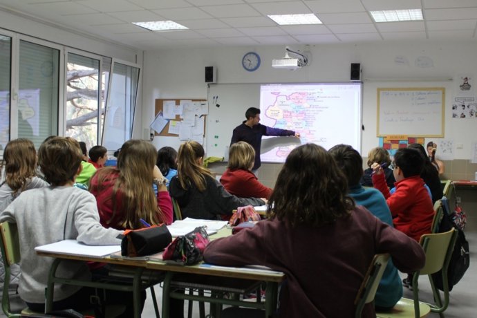 Imagen de recurso de un profesor en el aula