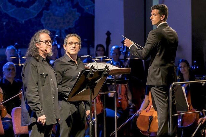 Los actores Jordi Brau y Luís Posada con el director Rubén Gimeno.