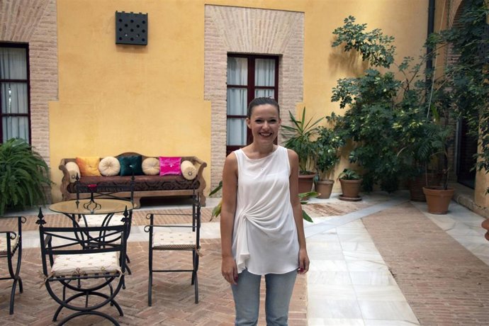 La psicóloga sanitaria Cristina Andrades en los cursos de verano de la Universidad Pablo de Olavide (UPO)