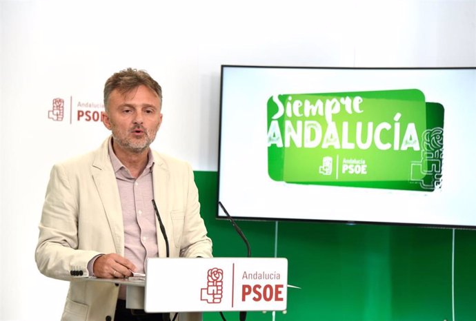 El coordinador de la Secretaría General del PSOE-A, José Fiscal, este martes en rueda de prensa