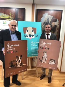 Una campaña impulsa en la Región la adopción de animales abandonados