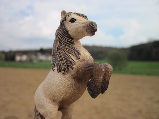 Pony de juguete fabricado por Schleich