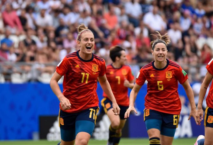 Alexia Putellas of Spain and Vicky Losada of Spain celebrate the goal during the FIFA Women's World Cup France 2019, round of 16, football match between Spain and USA on June 24, 2019 at Auguste Delaune stadium in Reims, France - Photo Antoine Massinon 