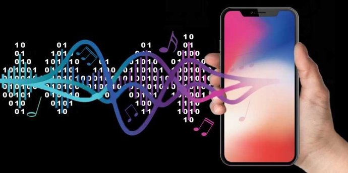 Transmisión de datos a un telfono a través de música que capta su micrófono