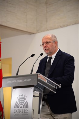 Francisco Igea durante la valoración del discurso de Alfonso Fernández Mañueco en las Cortes de Castilla y León.