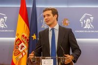 Casado sugiere a Sánchez reformas legales para evitar bloqueos de investidura en el futuro