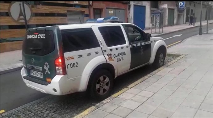 VÍDEO: Los detenidos por la agresión a un joven en Piedras Blancas ya están en los calabozos de los juzgados de Avilés