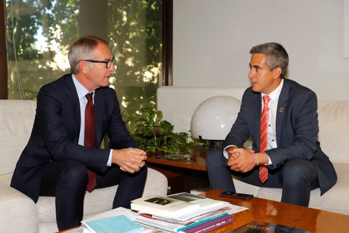 El ministro de Cultura, José Guirao, y el vicepresidente de Cantabria, Pablo Zuloaga