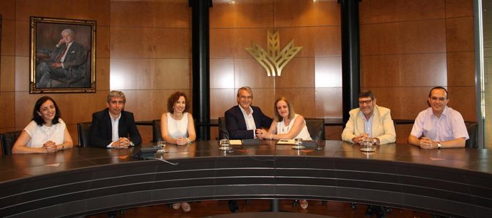 Firma del convenio en Granada para dar ventajas fiscales a las cooperativas de trabajo