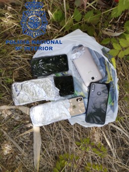 Np Y Fotografías:"La Policía Nacional Detiene A Un Joven Que Sustraía Teléfonos Móviles En Locales De Ocio"