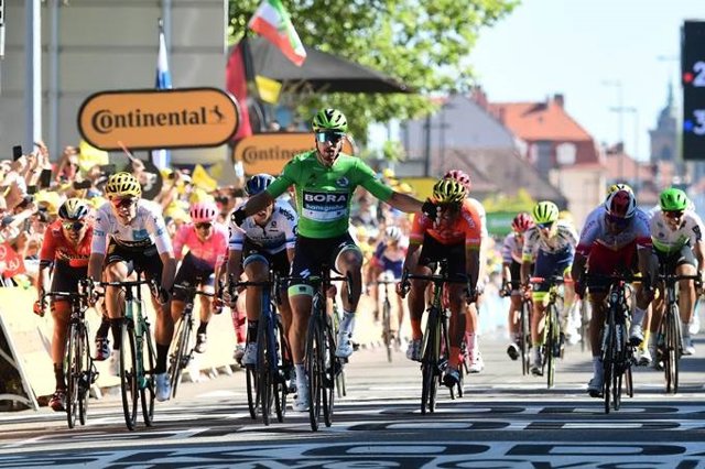 24 April 2019, Belgium, Ans: Slovakian Peter Sagan of team Bora-Hansgrohe at the start of the 83nd edition of the 'La Fleche Wallonne' UCI World Tour cycling race from Ans to Huy. Photo: Eric Lalmand/BELGA/dpa