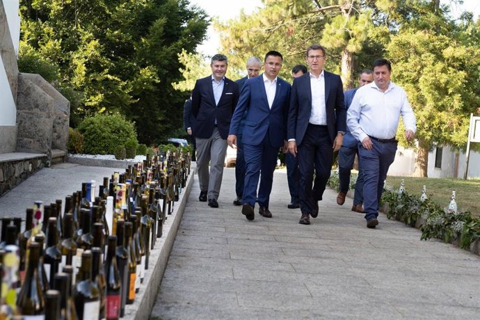 El presidente de la Xunta, Alberto Núñez Feijóo, en los premios de la XXXI Cata de vinos de Galicia, XXI Cata de aguardientes y VIII Cata de licores tradicionales.