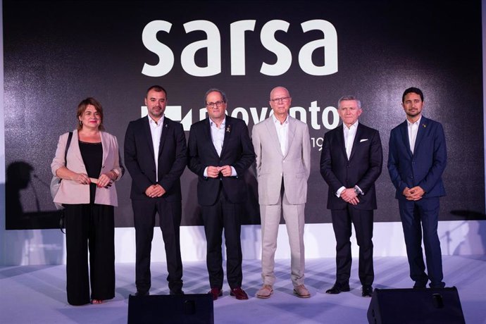 Inauguración de un concesionario en Terrassa (Barcelona) con el presidente Quim Torra, el conseller Dami Calvet y el presidente de Moventia, Miquel Martí, entre otros.