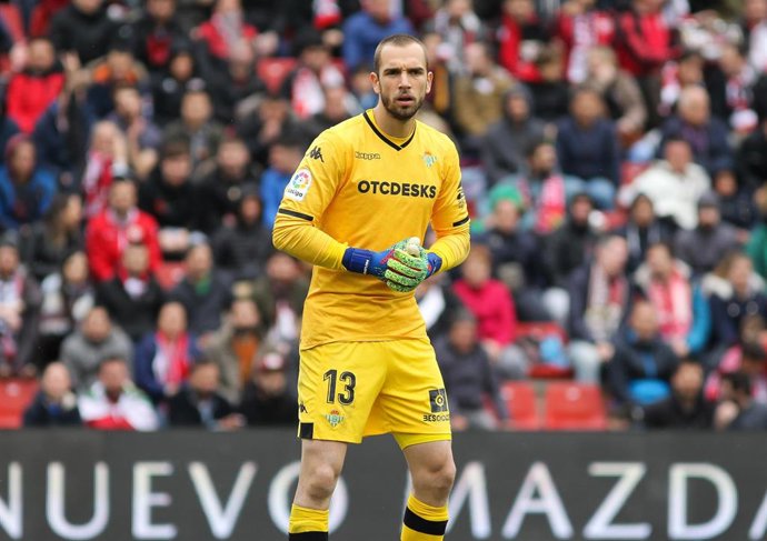 Pau Lopez of Betis during La Liga Spanish championship, , football match between Rayo Vallecano and Betis , March 31th, in Estadio de Vallecas in Madrid, Spain.