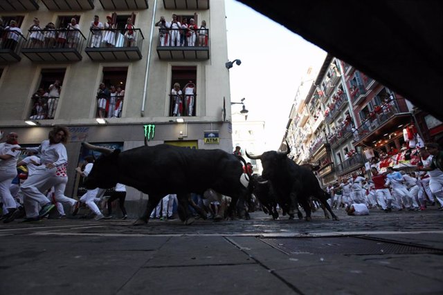Quinto encierro de las Fiestas de San Fermín con toros de la Ganadería de Victoriano del Río Cortés.