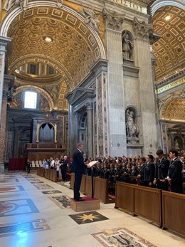 Un total de 81 alumnos integrantes del coro del Yago School, acompañados de sus padres y profesores, viajaron a Roma para participar en diversas actuaciones, entre las que se encuentra cantarle a su Santidad el Papa Francisco.