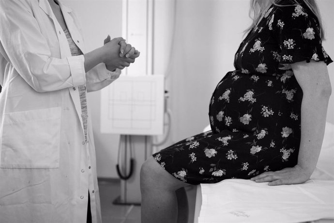 Un estudio de la Universidad de Jaén demuestra que las mujeres tardan más en dilatar durante el parto a partir de los 30 años