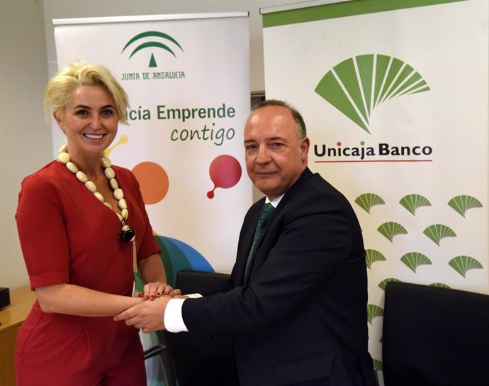 Firma del convenio entre Andalucía Emprende y Unicaja Banco