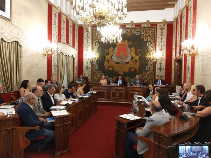 Pleno del Ayuntamiento de Alicante celebrado este jueves.