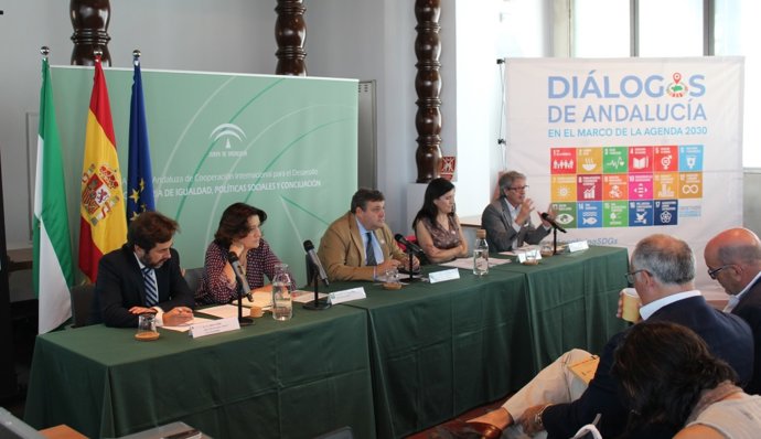 Junta considera a las empresas "imprescindibles" para lograr un desarrollo soste