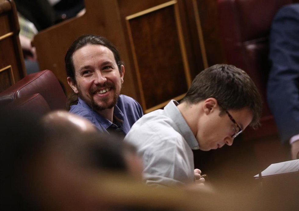 Iglesias sonriendo 