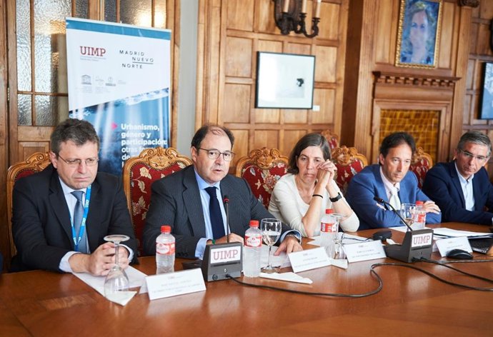 Equipo de DCN  en el curso 'Urbanismo, Género y Participación: Otras formas de pensar la ciudad'.