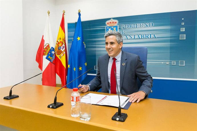 Pablo Zuloaga, en su primera rueda de prensa como vicepresidente y portavoz del Gobierno de Cantabria. El también consejero de Universidades, Igualdad, Cultura y Deporte informa de los acuerdos del primero Consejo de Gobierno