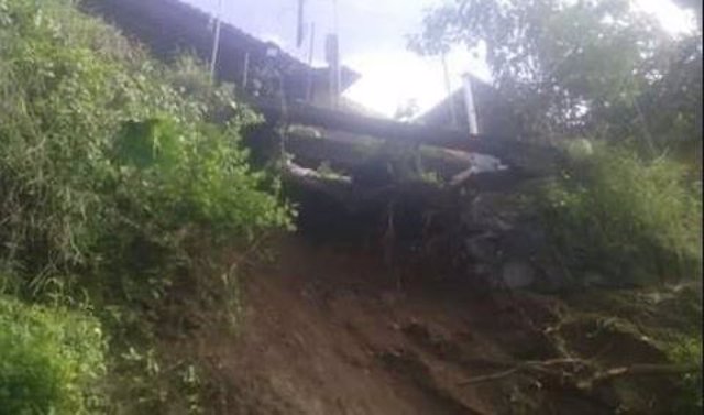 Cerro La Conchita se derrumba y mata a 6 personas