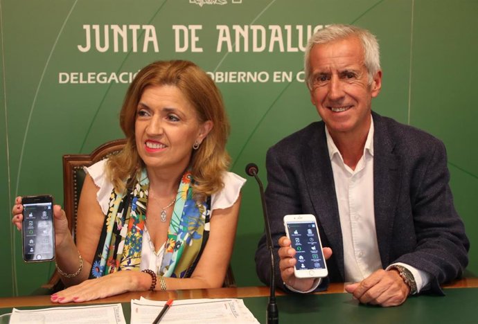 Botella presenta los datos de Salud Responde